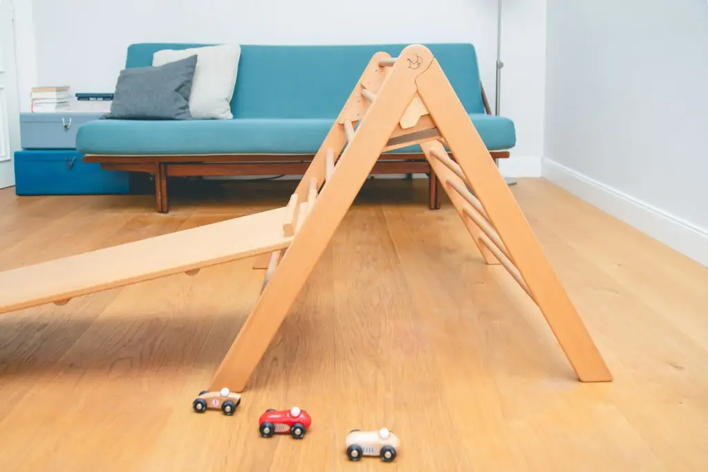 Dreieckständer mit Rutschbrett - Deutsch Wagram